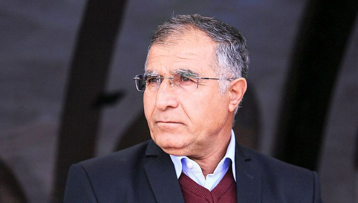 نامهام به احمدینژاد خیالبافی بود/ مدعیان ارتباط با جادوگر را نمیبخشم/ استقلال قهرمان شد چون تبانی نکردم!