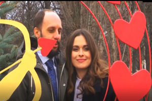 ازدواج دو اوکراینی زیر آتش جنگ روسیه/ ویدئو