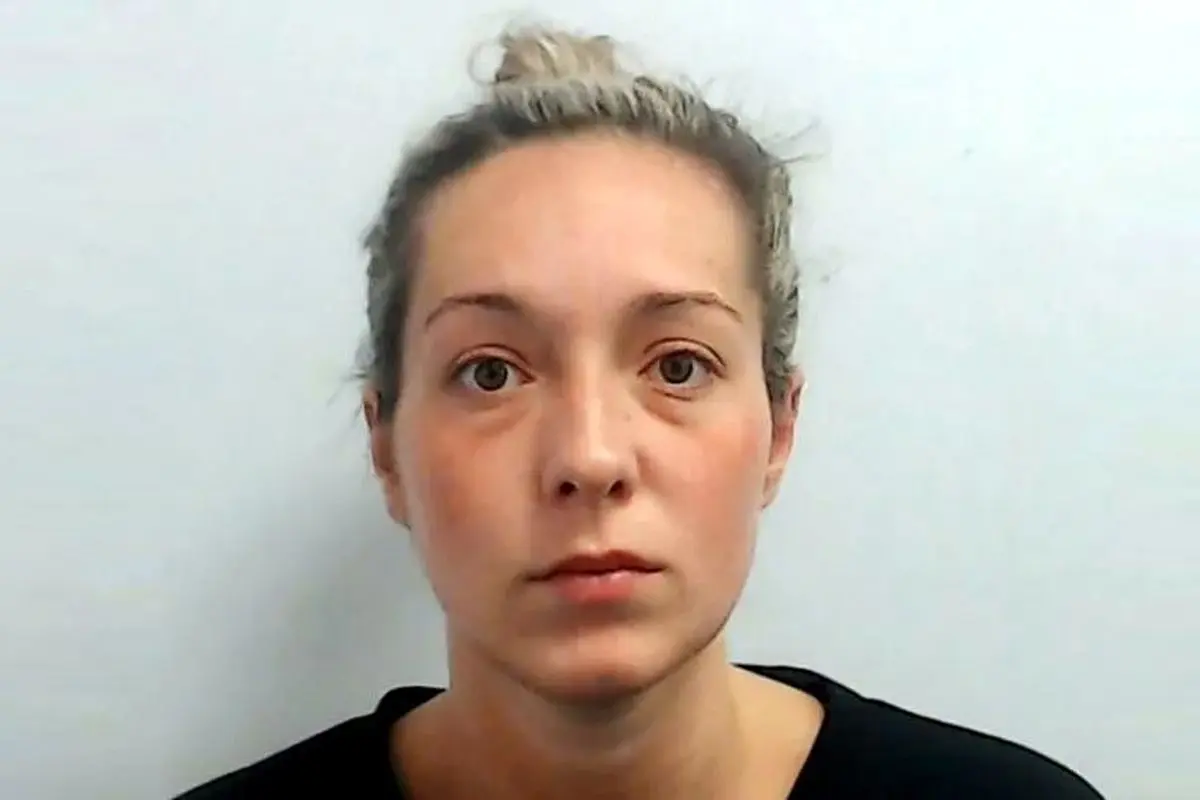 معلمی که از دانش‌آموز خود بچه‌دار شد، بیکار شد