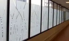 انواع الگوهای چسب زدن برای افزایش مقاوت شیشه ها/ عکس