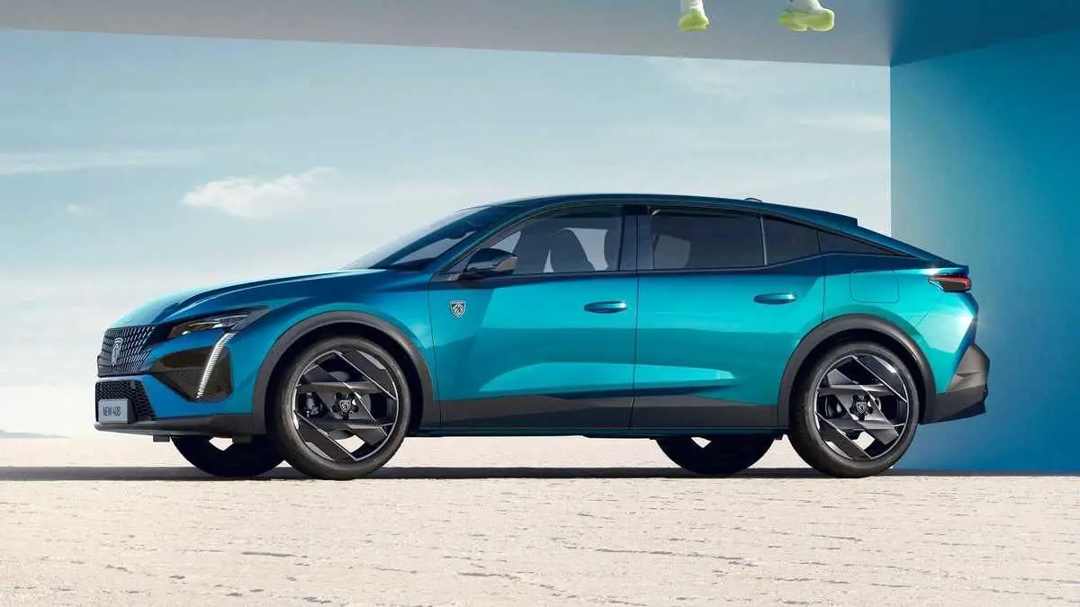 جدیدترین خودروی پژو معرفی شد/ 408: هم خانوادگی، هم جوان پسند/ تصاویر