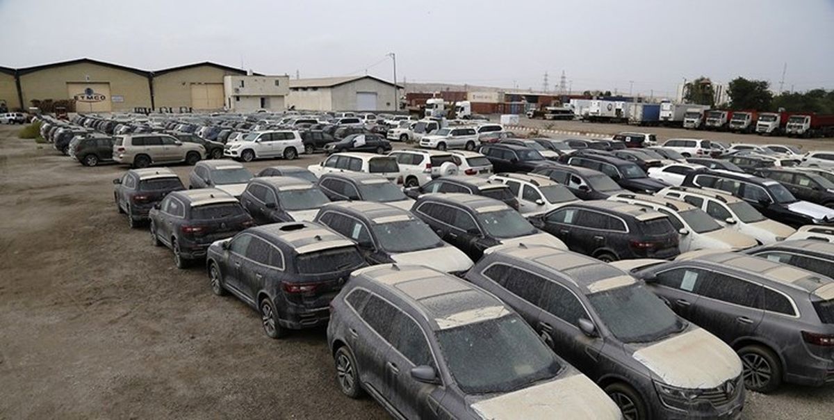 صدها میلیارد تومان خودرویی که در انبار گمرک بوشهر زیر آفتاب نگهداری می‌شوند/ ویدئو