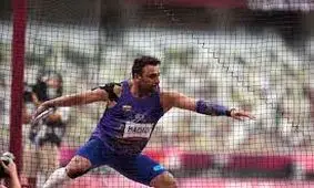 پرتاب دیسکی که به‌خاطر فینال دوی ۱۱۰ متر خطا گرفته شد/ ویدئو 