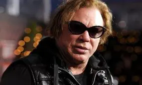 گل‌ریزان برای بازیگر مشهور برای پول اجاره خانه