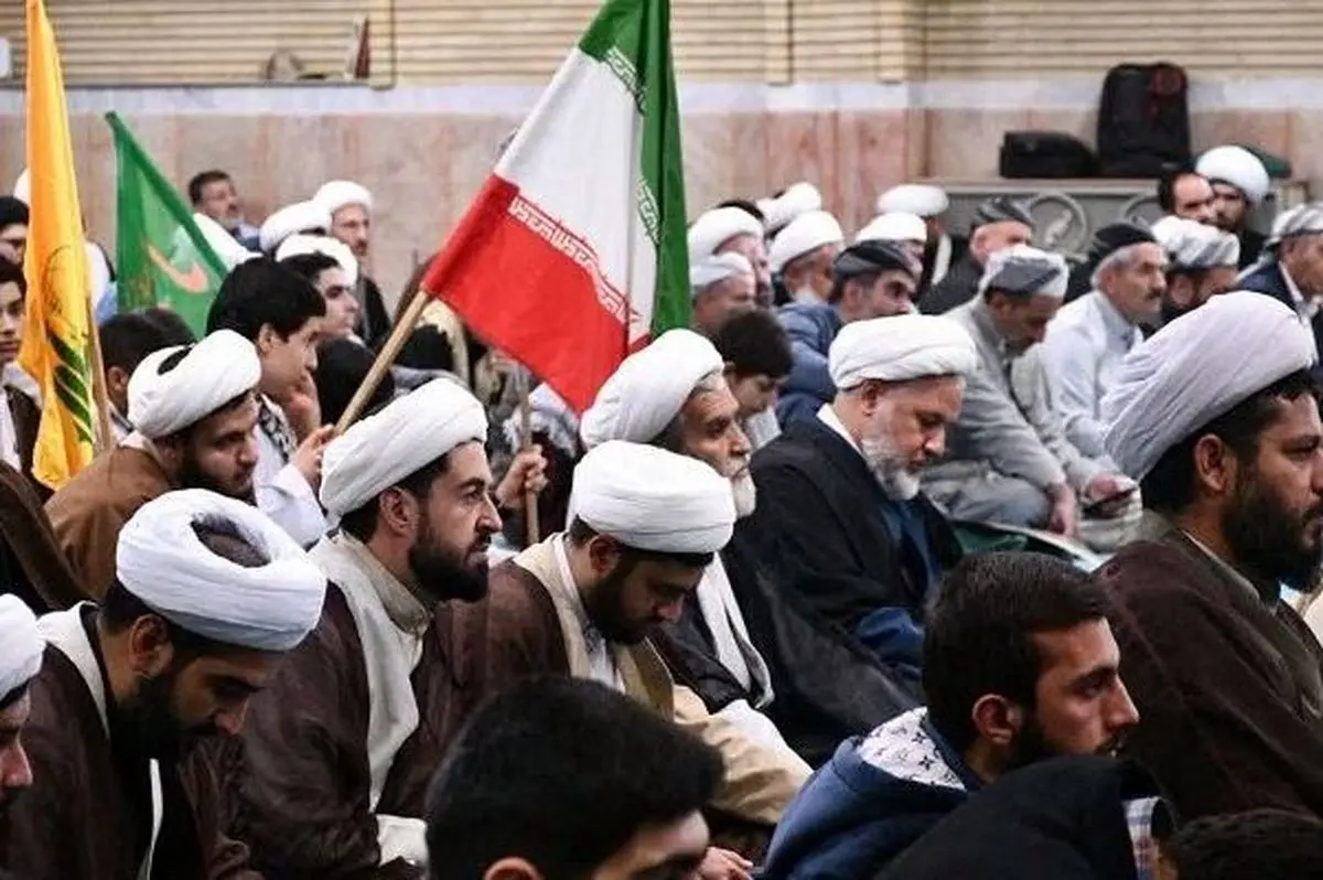 نامه جمعی از علما و روحانیون حوزه به رهبر انقلاب پیرامون تغییر فتوای ساخت سلاح هسته‌ای!