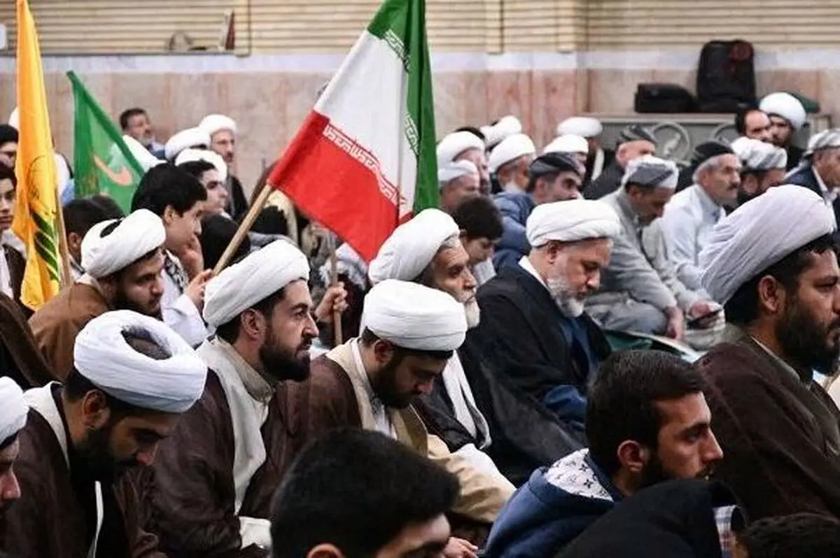 نامه جمعی از علما و روحانیون حوزه به رهبر انقلاب پیرامون تغییر فتوای ساخت سلاح هسته‌ای!