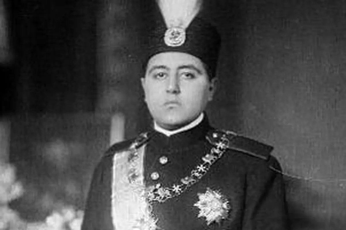 سفر در زمان؛ «احمدشاه و یک زن فرانسوی» در پاریس؛ اوایل دهه 1300 