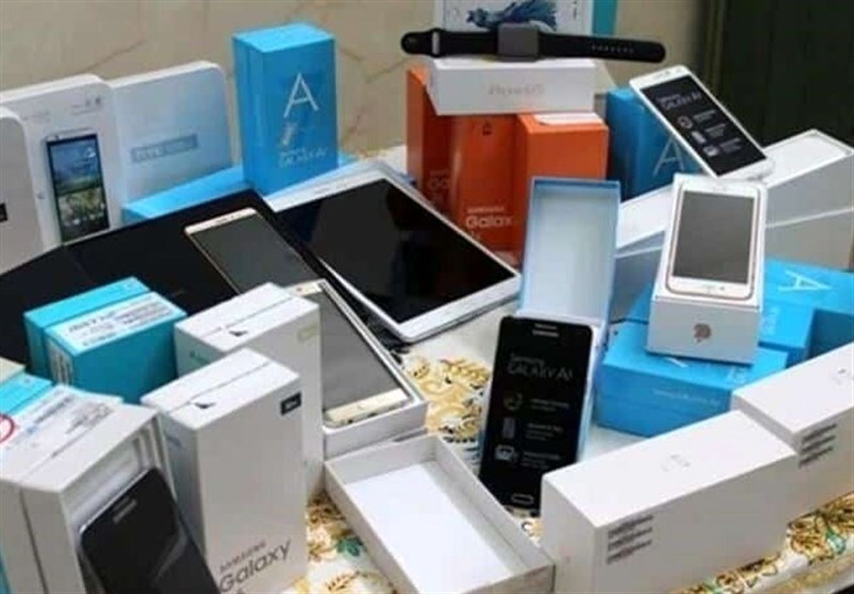 واردات «آیفون» دلار را گران کرد