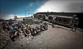 دختر یکی از کارگران جانباختۀ معدن طبس: آیا مسئولان می‌دانند چه بر سر ما آمده؟/ ویدئو