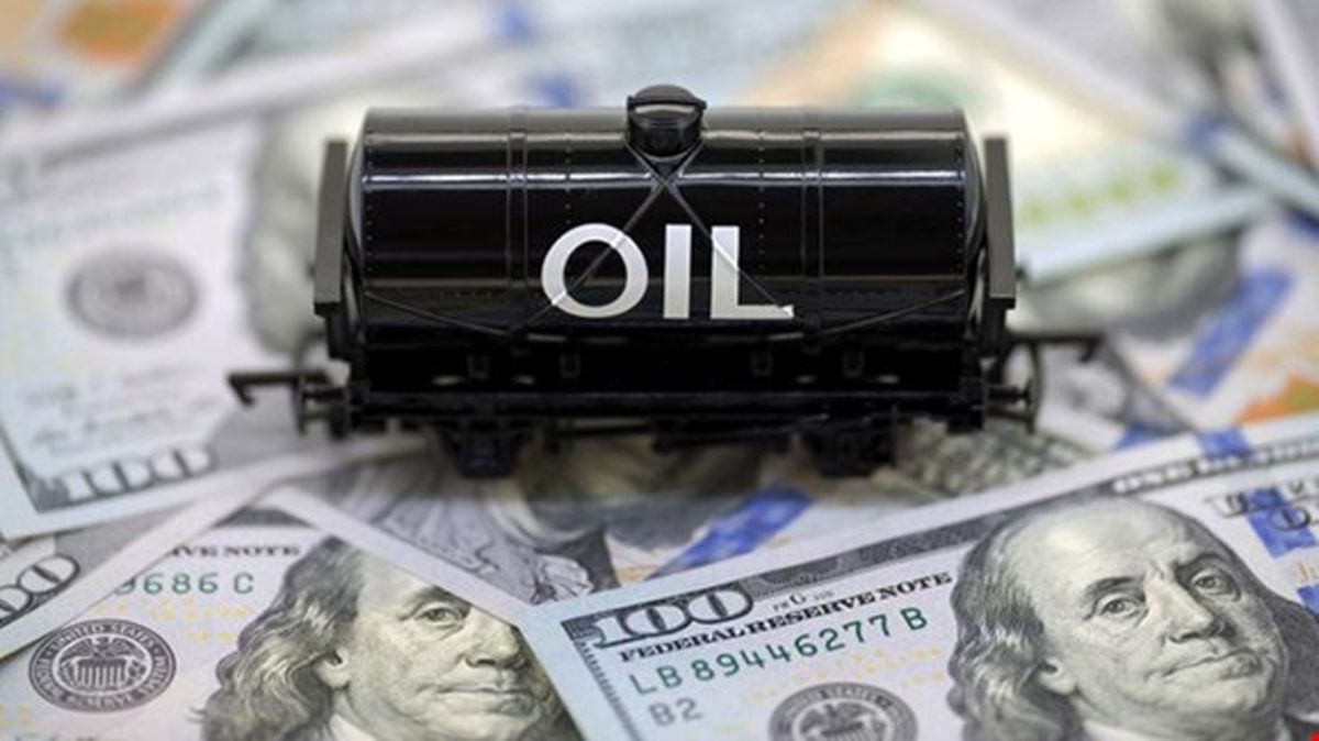 تاثیر تحولات بازار نفت بر کاهش قیمت دلار/ چرا از دادههای بازار نفت باید انتظار کاهش قیمت ارز را داشت؟