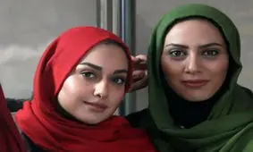 سفر در زمان؛ «صدف طاهریان» با لباس دبیرستان و صورت گچی در پشت‌صحنه یک سریال 