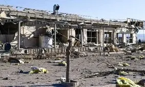آثار حمله هوایی به مجتمع بین راهی در زنجان
