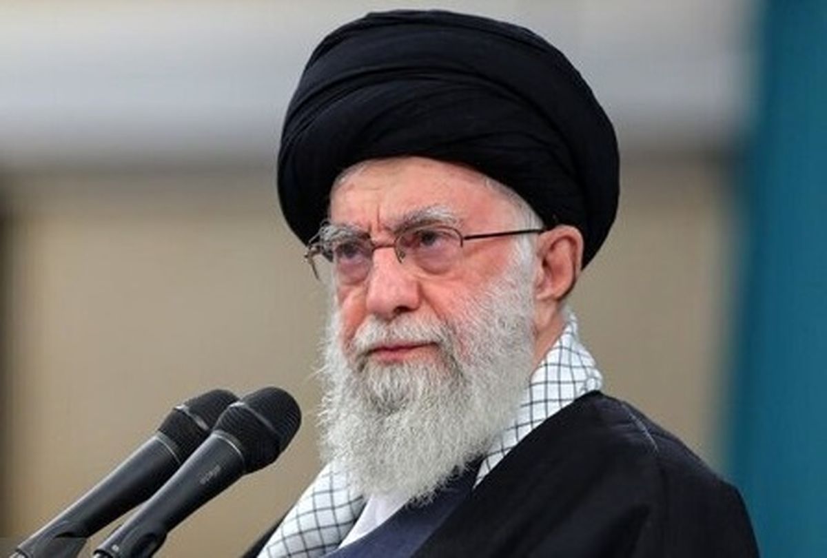  رهبر انقلاب: نیروهای مسلح، رژیم رذل صهیونی را بیچاره خواهند کرد 