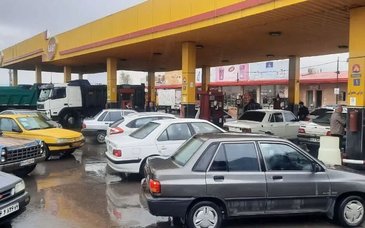 سوخت‌گیری در پمپ بنزین های غرب مازندران به حالت عادی بازگشت

