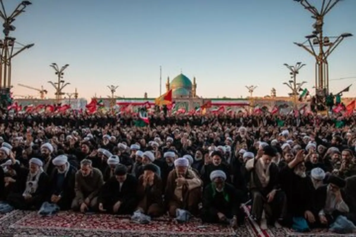 وداع سیاسیون با رهبر شهید؛ از قنوت قاآنی در نماز و همنشینی قالیباف و سید حسن خمینی/ تصاویر