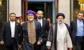 عمامه بنفش و قرمز سلطان عمان نشانه چیست؟
