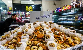 پای درد دل مردم در بازار شب یلدا/ یک مشتری: دیگر آجیل نمی خرم ...