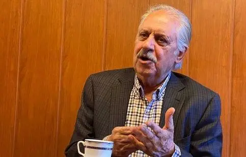 علی بیگدلی: آمریکا مثل اسرائیل وحشی گری نکرد/ بیایید فعلا آتش جنگ را خاموش کنید و گرانی و بیکاری را حل کنید بعد بروید دنبال مقصر جنگ و شکایت/ ثابتی: دادستان کل کشور با این استاد بازنشسته برخورد کند/ زیدآبادی: ثابتی دوران استالین را زنده کرد/ ویدئو