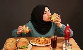 عوامل روانی مرتبط با پرخوری عصبی در دختران نوجوان
