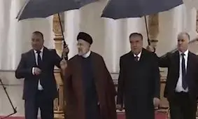 وقتی رئیسی چتر نمی‌خواهد/ ویدئو