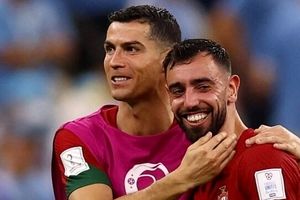 برونو فرناندز: رونالدو دیوانه است

