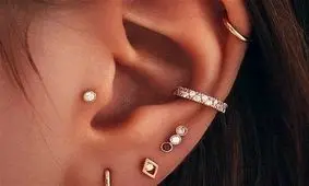 عوارض خطرناک پیرسینگ‌ و سوراخ کردن گوش در آرایشگاه ها