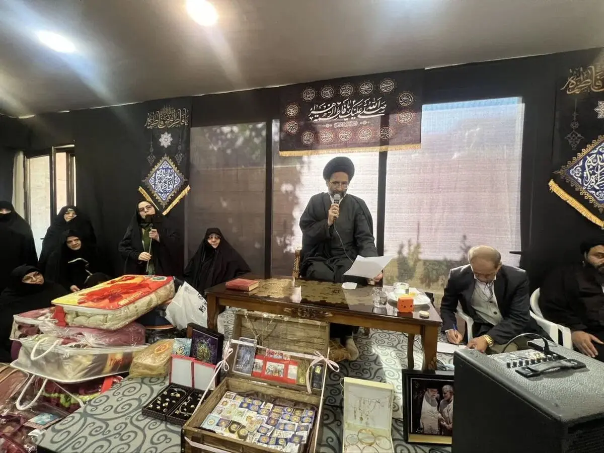 اهدای ۲۳۰ قطعه طلا و جواهر توسط بانوان کاشانی برای تجهیز سیستم پدافندی و دفاعی کشور