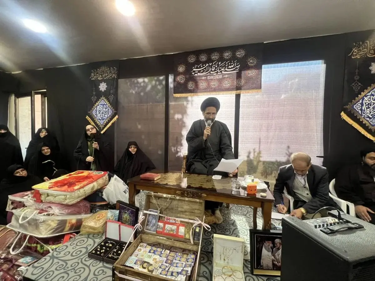 اهدای ۲۳۰ قطعه طلا و جواهر توسط بانوان کاشانی برای تجهیز سیستم پدافندی و دفاعی کشور