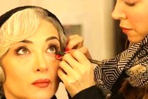 گریم سنگین پانته آ پناهی ها در پشت صحنه تاسیان/ عکس