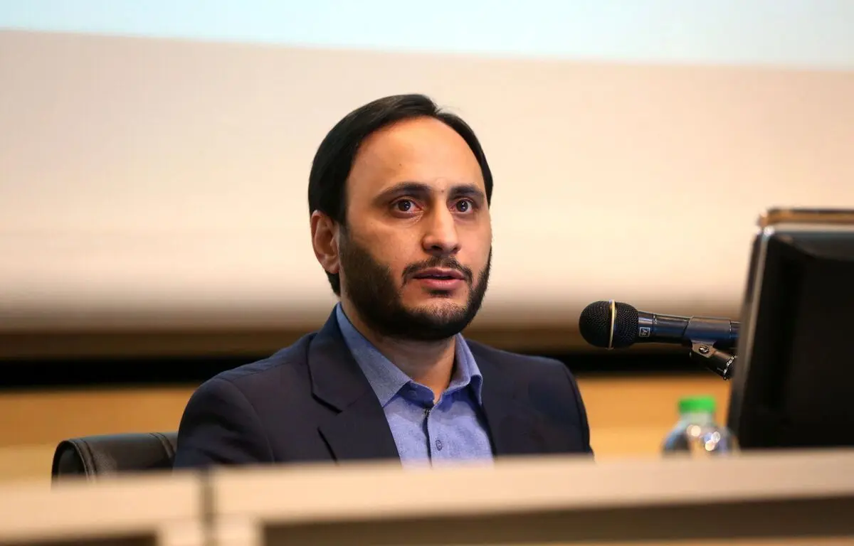  برخی روسای جمهور گذشته فکر می‌کردند که رهبر هستند و دچار جو زدگی می‌شدند/ آقای رئیسی کاملا واقف به وظایف ریاست جمهوری و رهبری بود

