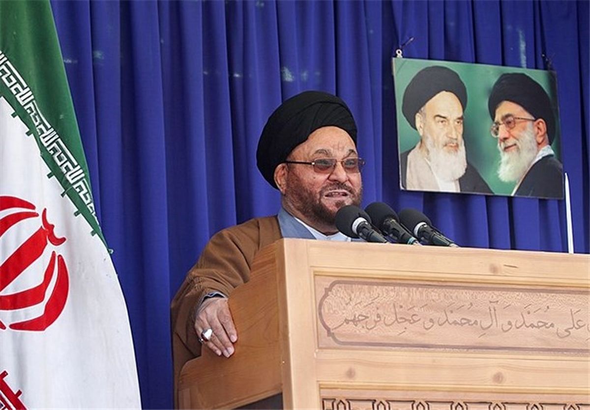 برخی در قبرستان «باغ رضوان» اصفهان نی میزنند؛ از آلات موسیقی هم برای تشییع استفاده میکنند/ برخی از نبود امر به معروف و نهی از منکر در اصفهان گلایه دارند