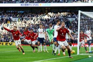 کامبک در کامبک یونایتد و تاتنهام