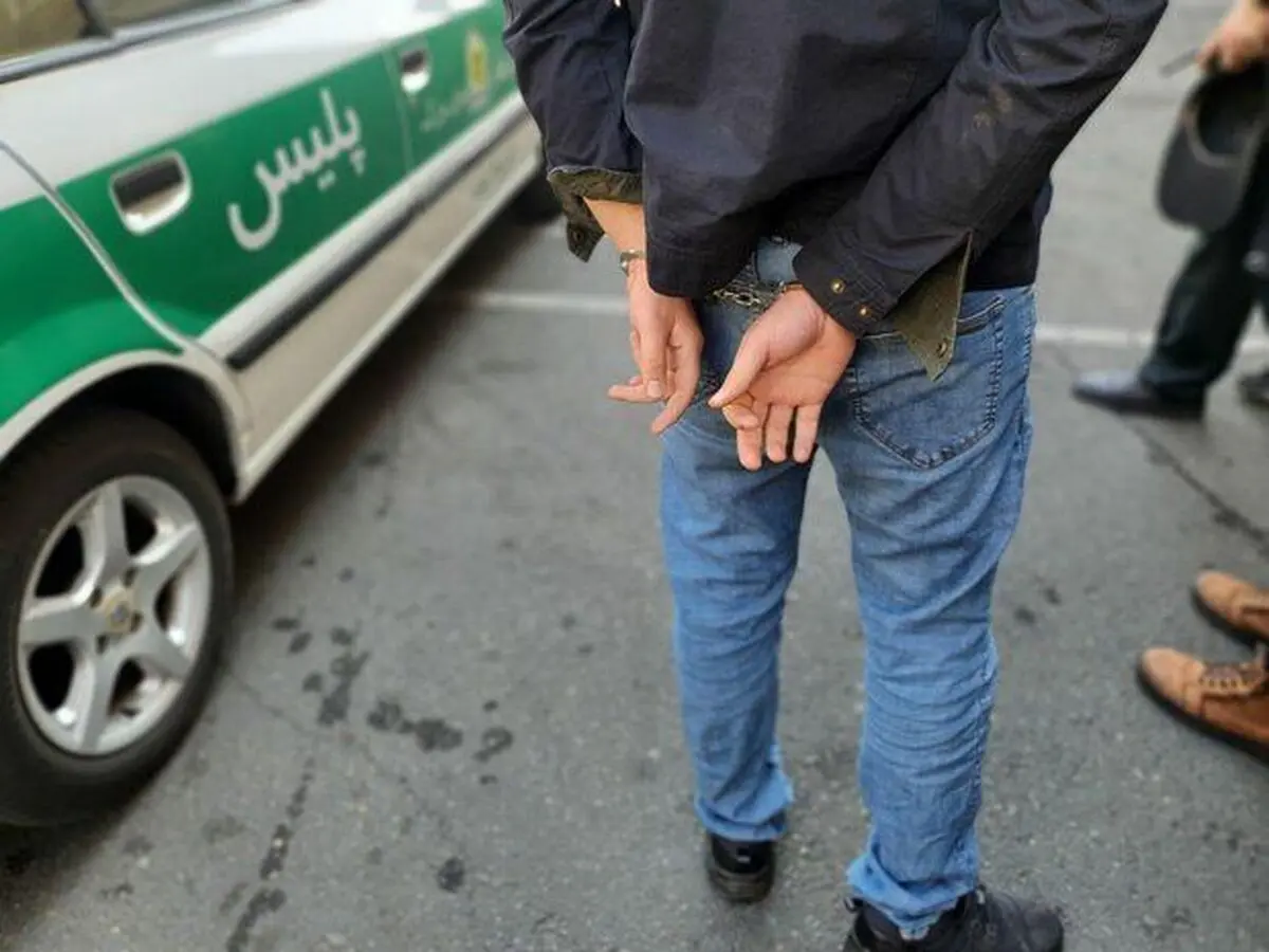 دردسر پلیس جیرفت برای دستگیری موادفروش/ شلیک پلیس به خانمی که در حال فراری دادن متهم بود
