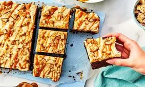 کیک اسنیکرز؛ کیک شکلاتی خاص