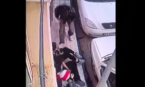 سرقت وحشیانه موبایل چند بچه با ساطور در مشهد/ ویدئو