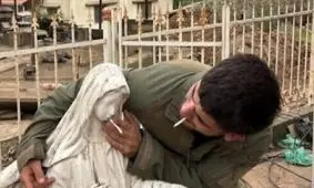 جنجال عکس توهین دوباره سربازان اسرائیل به مسیحیان | سیگار کشیدن با مریم مقدس
