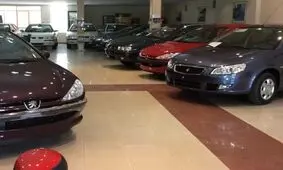 اخبار مذاکرات ایران و امریکا قیمت ها را در بازار خودرو جا به جا کرده / دولت تلاش دارد تا بازار داخل را از مذاکرات جدا کند، اما این شیوه‌ی قیمت‌گذاری، بازار را به سمت فضای خارجی سوق داده است