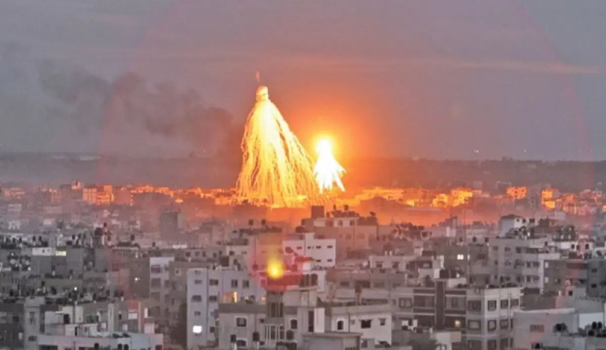 استفاده رژیم صهیونیستی از بمب فسفری در شهر الطیری لبنان | فیلم