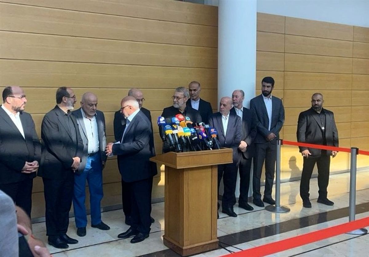 دبیر شورای عالی امنیت ملی ایران وارد بیروت شد/ لاریجانی: در همه شرایط در کنار مردم عزیز لبنان خواهیم بود