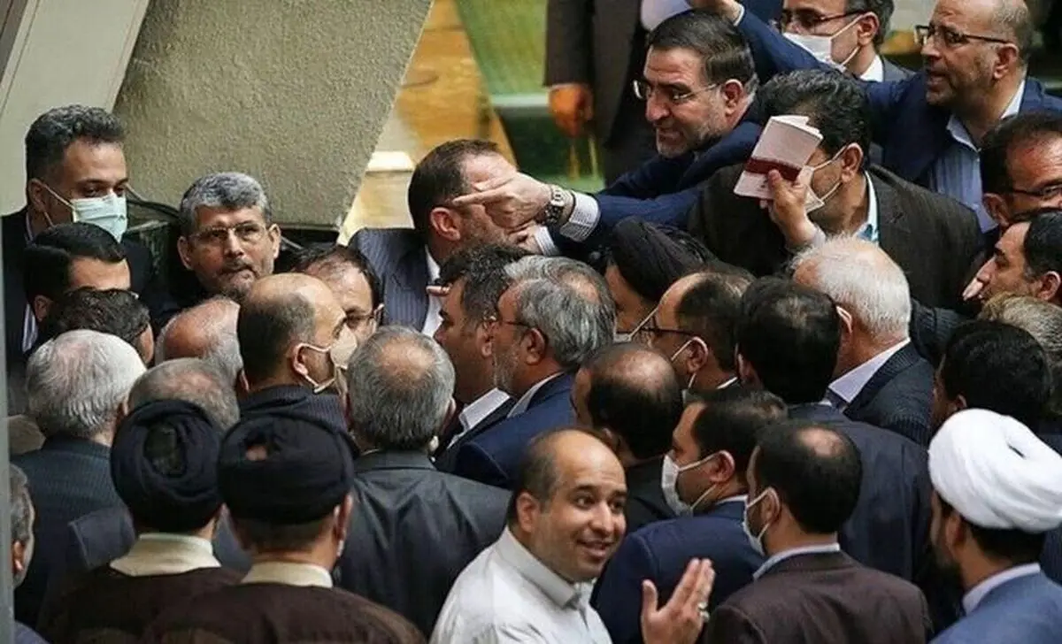 فستیوال گفته ها و نوشته های نمایندگان درباره افزایش حقوق اقشار متعدد، وعده هایی بر مبنای تقریبا هیچ
