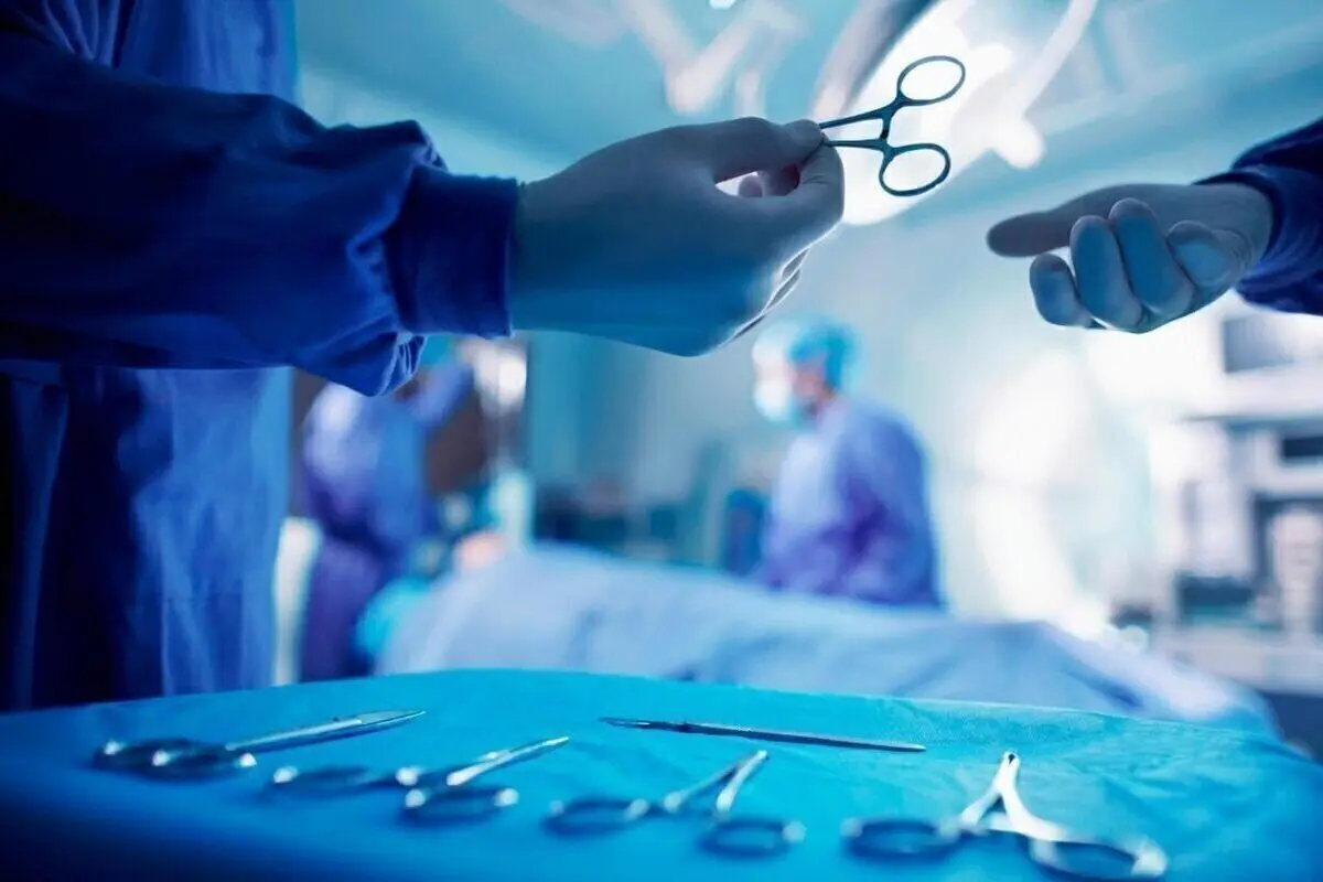 تبلیغ کلینیک زیبایی متخلف توسط یک نماینده مجلس