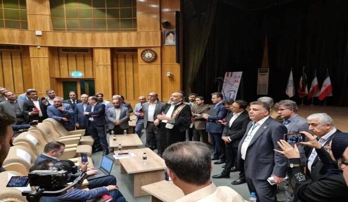 آغاز ممنوعیتها برای پوشش آقایان/ کراوات برای پوشش آقایان در مکانهای دولتی ممنوع شد؟