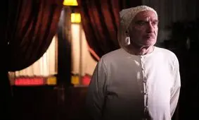 چرا در «آتش و باد» از لهجه استفاده نشده؟