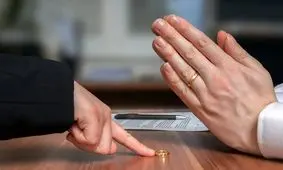 طلاق می‌گیرم چون شوهرم دوست دارد تنها باشد