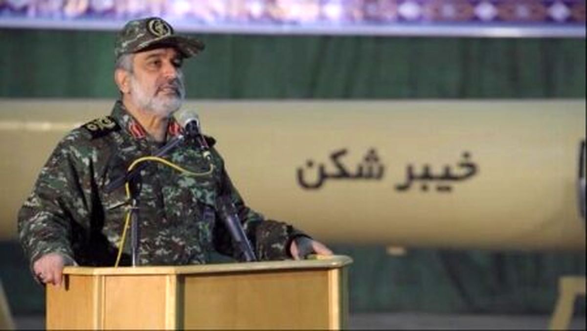 چابکی و سرعت اصابت از توانمندیهای منحصربفرد موشک دوربرد و نقطه زن خیبرشکن است