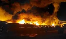 آتش سوزی در شهرک صنعتی آبادان/ ویدئو