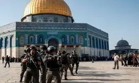 یورش صهیونیست‌ها به مسجد الاقصی در آخرین جمعه ماه رمضان/ 42 فلسطینی تاکنون زخمی شدند/ ویدئو