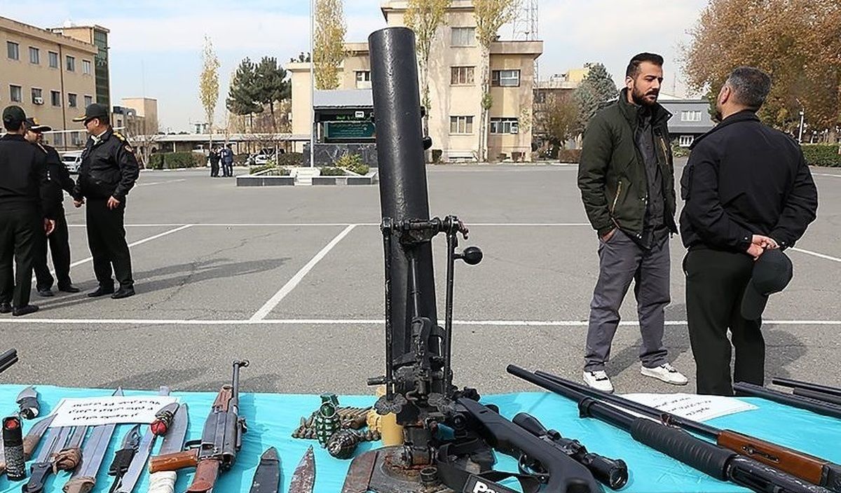 سلاحهای مخوف کشف شده از اراذل و اوباش البرز/ تصاویر