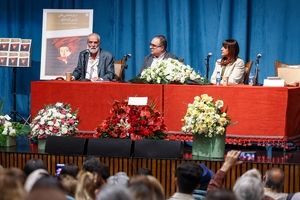 نشست رونمایی از کتاب دربارهٔ نقاشی های آیدین آغداشلو با حضور خودش/ گزارش تصویری