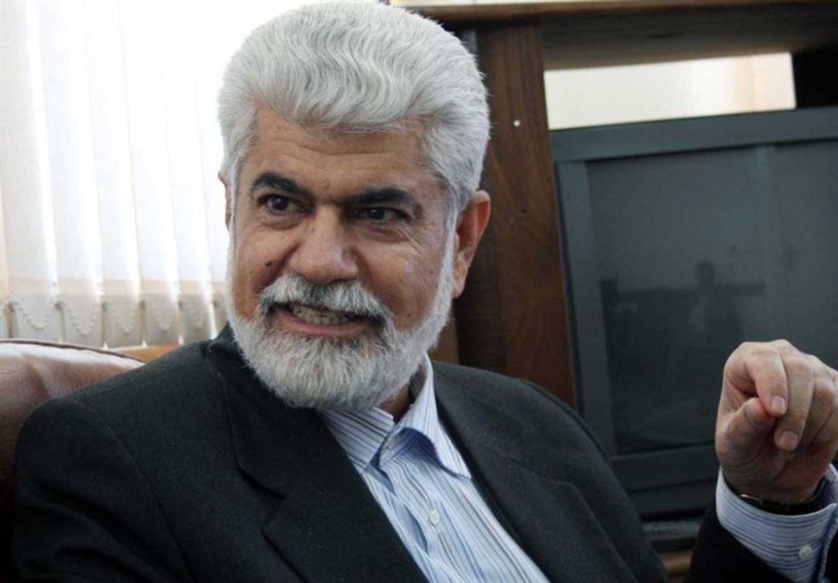 خانواده مسافر ایرانی مبتلا به امیکرون هم مبتلا شدهاند/ در ستاد کرونا پیشنهاداتی برای تعطیلی دوباره مدارس مطرح شد